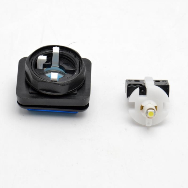 Drucktaster mit Beleuchtung rechteckig 34x27.7 mm